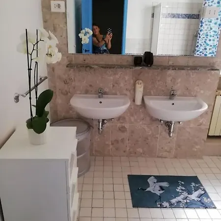 Apartment Aquattropassi-garage A Richiesta,ac,ascensore,120mq *